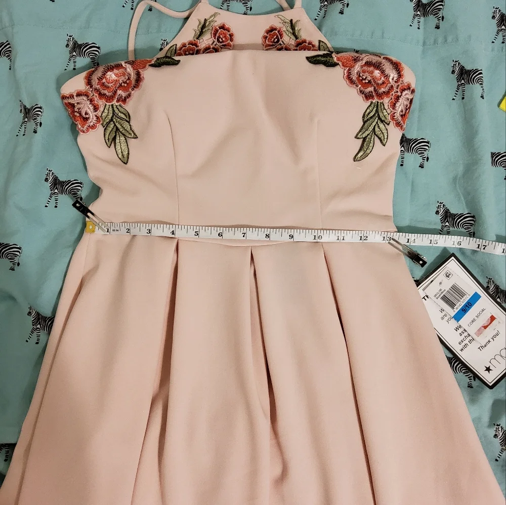 NWT!  B. DARLIN STRETCH EMBROIDERED FIT & FLARE HALTER DRESS  SIZE 9/10 - Picture 5 of 11